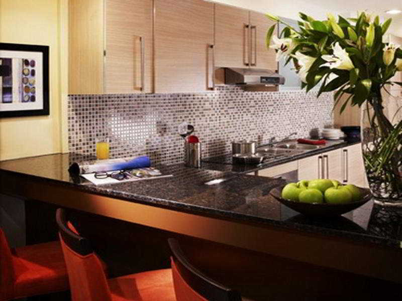 Somerset West Bay Doha Cameră foto A kitchen at The Standard East Village